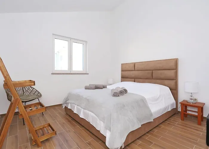 Villa Front Victoria In Beautiful Nature - By Ta Leut Agency