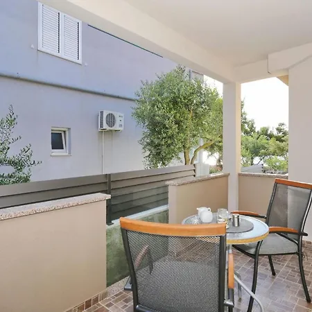 Front Victoria In Beautiful Nature - By Ta Leut Agency Villa