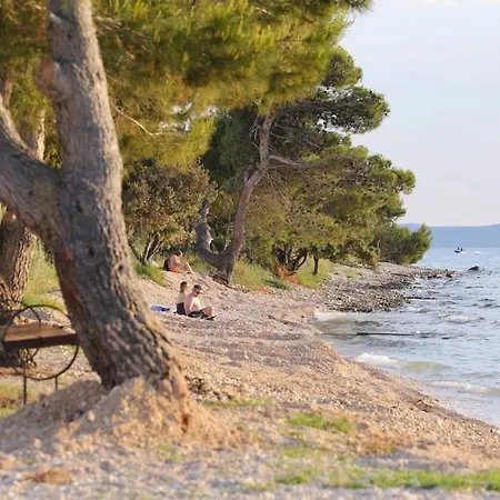 Front Victoria In Beautiful Nature - By Ta Leut Agency 빌라 자톤