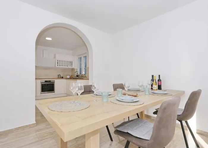 Villa Front Victoria In Beautiful Nature - By Ta Leut Agency