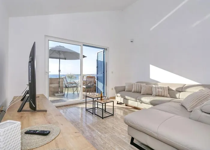 Villa Front Victoria In Beautiful Nature - By Ta Leut Agency Zaton (Zadar)