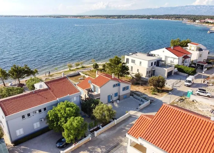 Front Victoria In Beautiful Nature - By Ta Leut Agency * Zaton (Zadar)