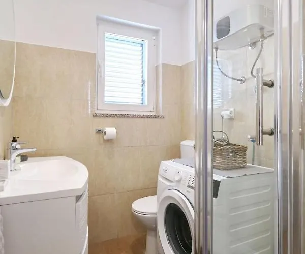 Front Victoria In Beautiful Nature - By Ta Leut Agency Villa