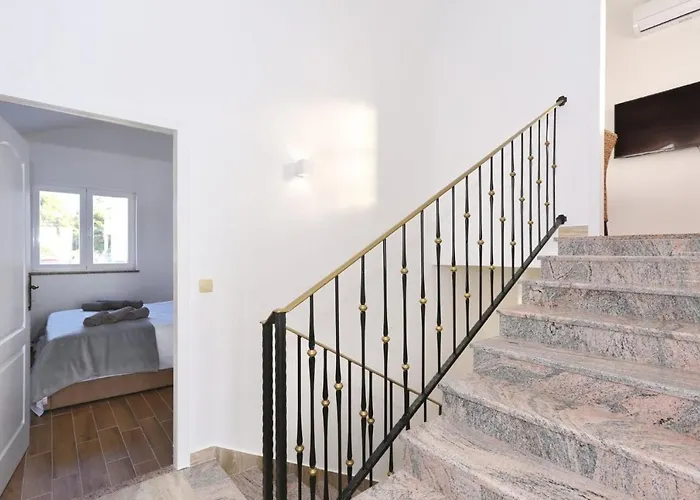 Villa Front Victoria In Beautiful Nature - By Ta Leut Agency Zaton (Zadar)