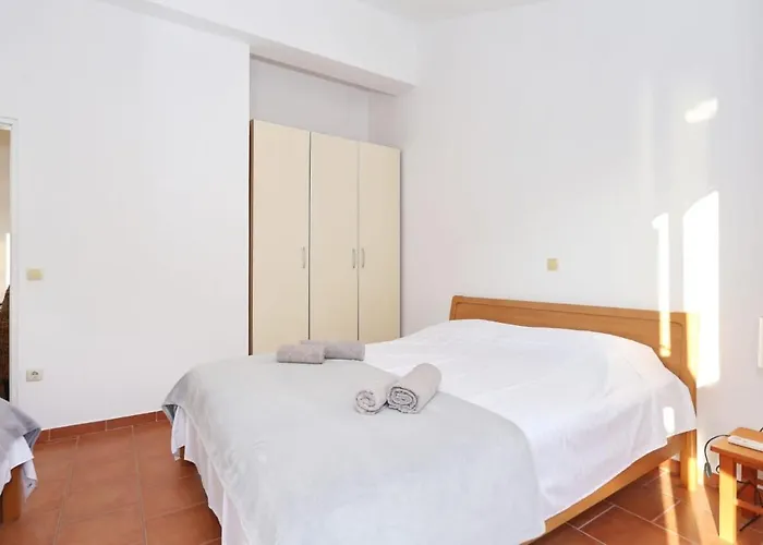 Front Victoria In Beautiful Nature - By Ta Leut Agency Villa