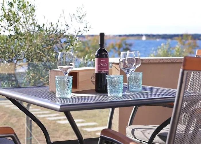 Front Victoria In Beautiful Nature - By Ta Leut Agency Villa *