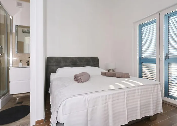 Villa Front Victoria In Beautiful Nature - By Ta Leut Agency